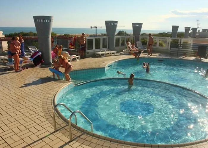 Lovely Flat In A With Pool - Beahost * 比比翁