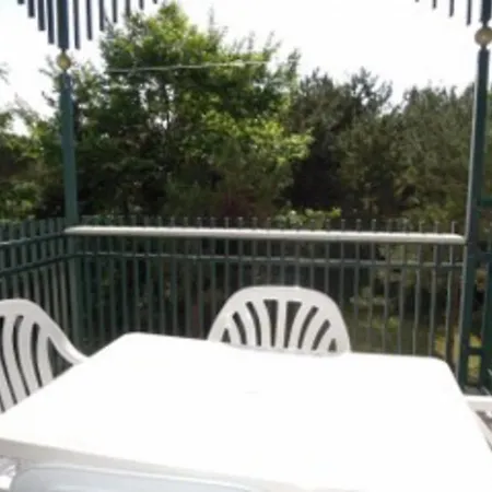 Lovely Flat In A With Pool - Beahost * Бібіоне