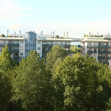Lovely Flat In A With Pool - Beahost *